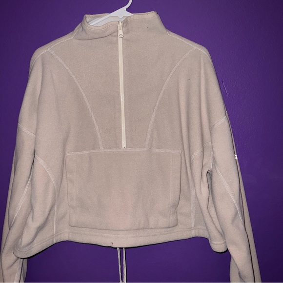 ALO Yoga Sweaters - Alo cropped fleece quarter zip reversible